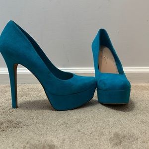 Jessica Simpson platform heel, Waleo in color “Aquadisiac” size 10, worn once.